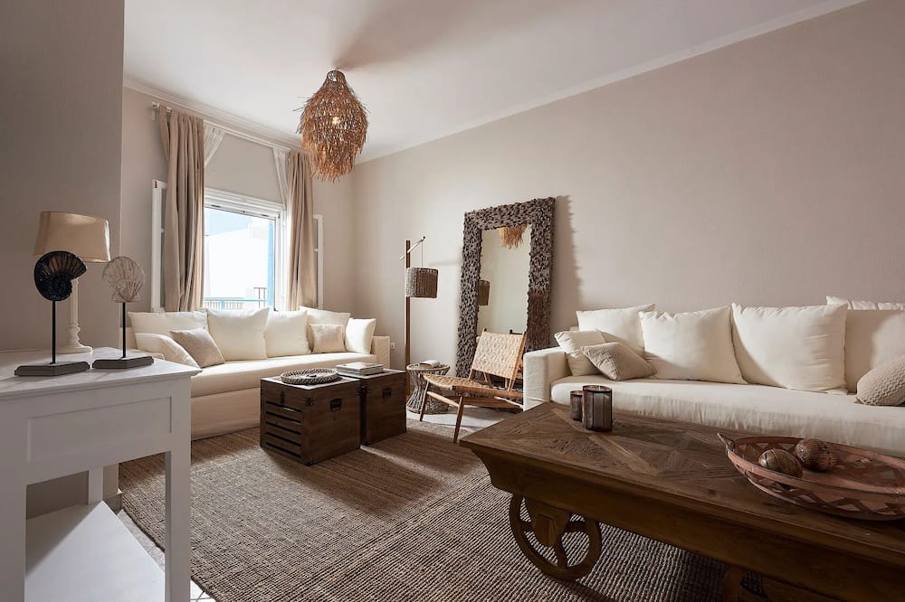 Photo of Livingroom in Adamas