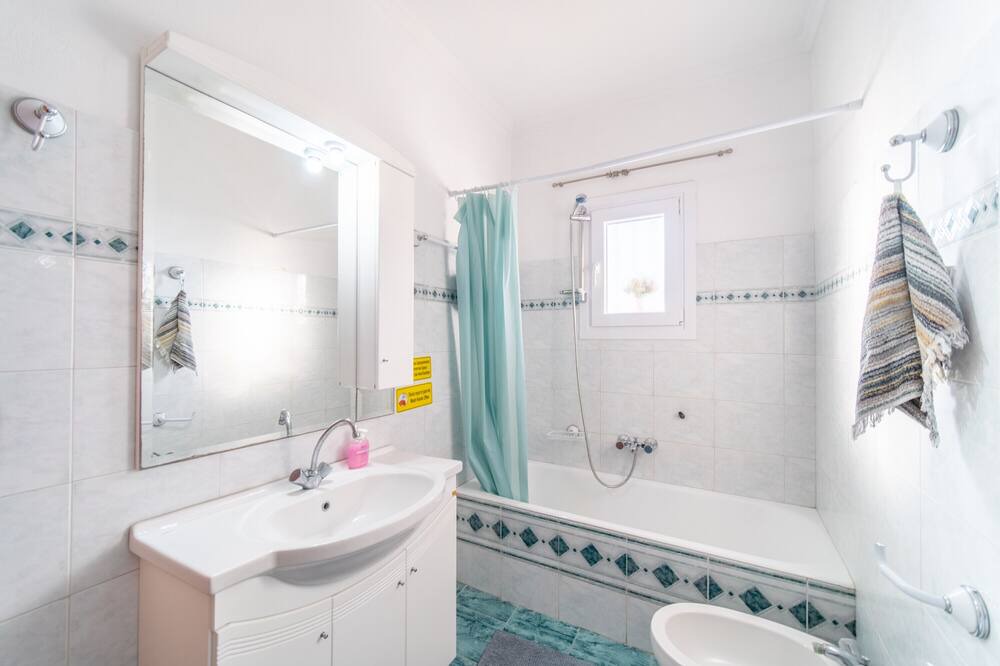 Photo of Bathroom in Pelekas
