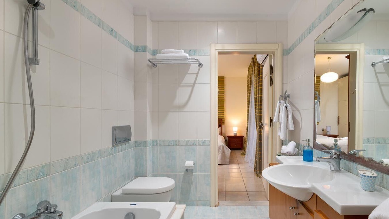 Photo of Bathroom in Asgourou