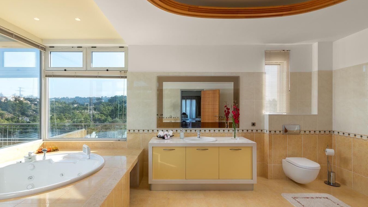 Photo of Bathroom in Asgourou