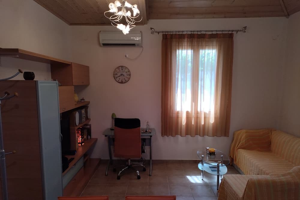 Photo of Livingroom in Makriotika