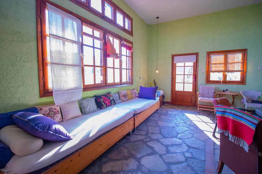 Photo of Livingroom in Sithonia