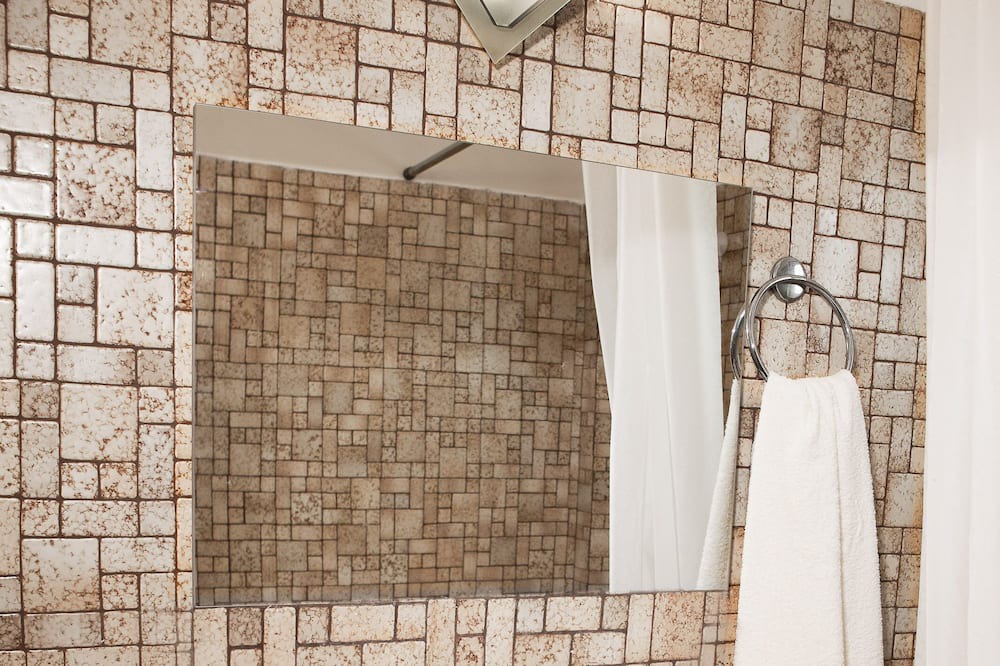 Photo of Bathroom in East Mani