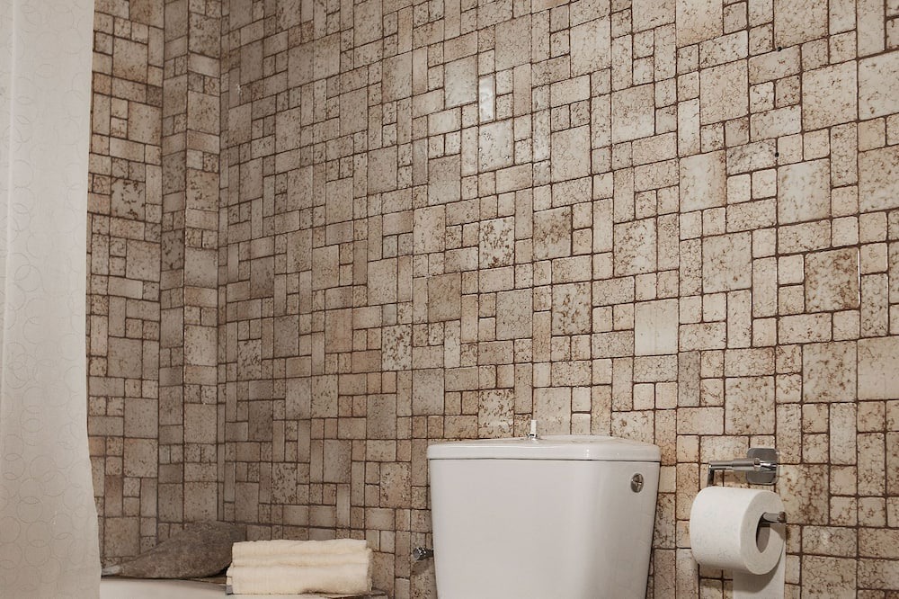Photo of Bathroom in East Mani