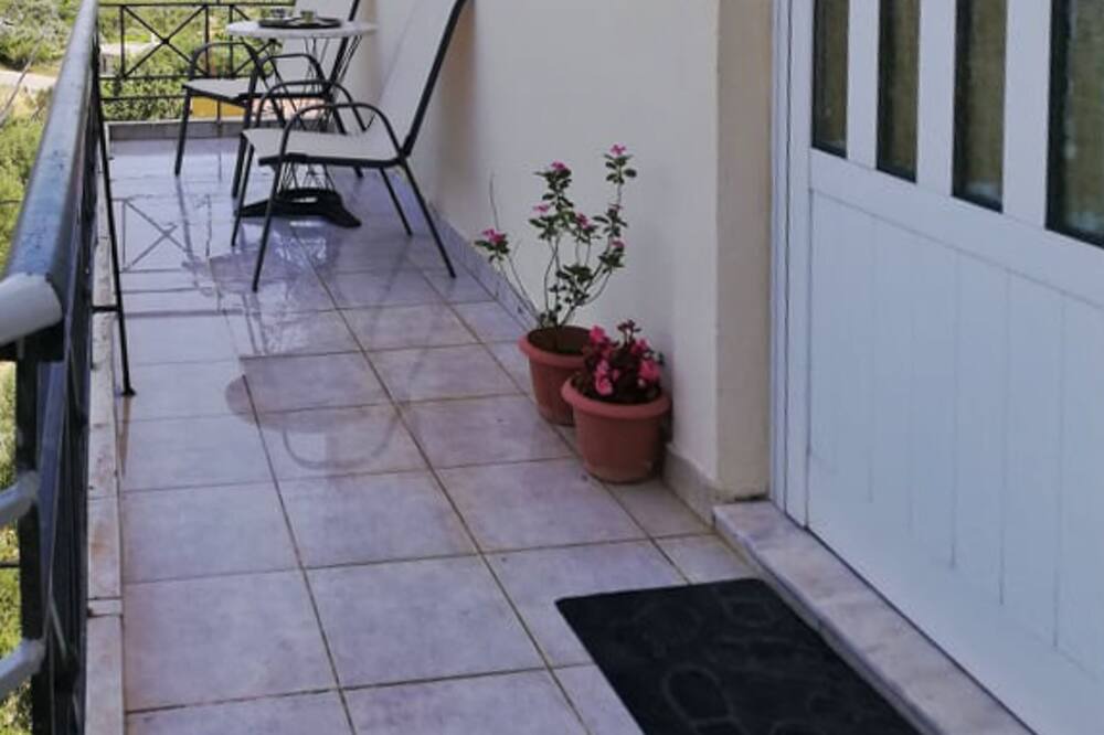 Photo of Patio Balcony in East Mani
