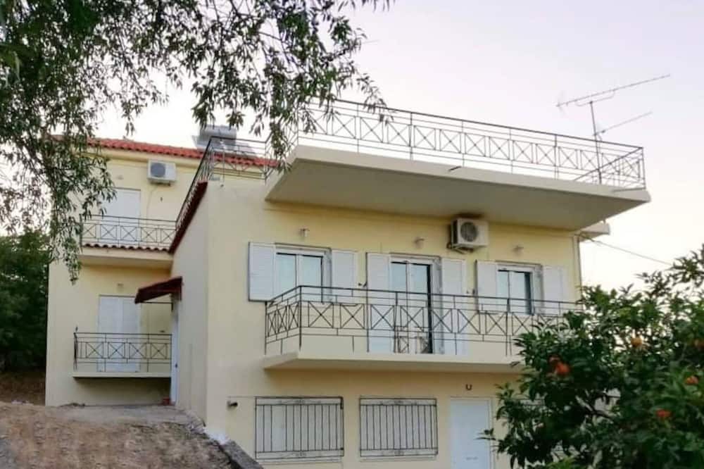 Photo of Outdoor in East Mani