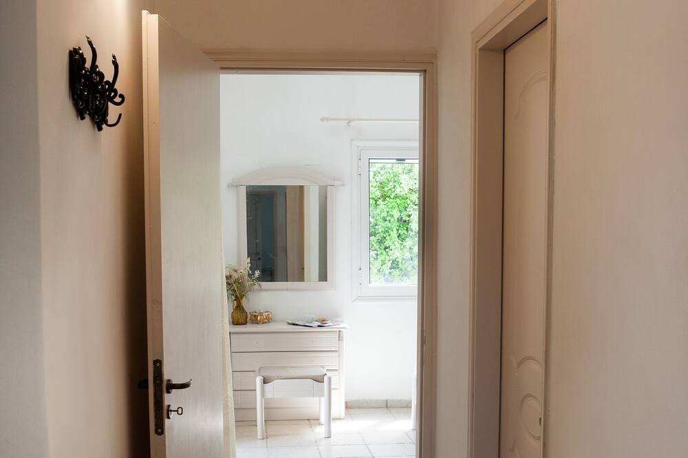 Photo of Bedroom in East Mani