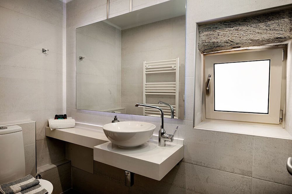 Photo of Bathroom in Mirthios