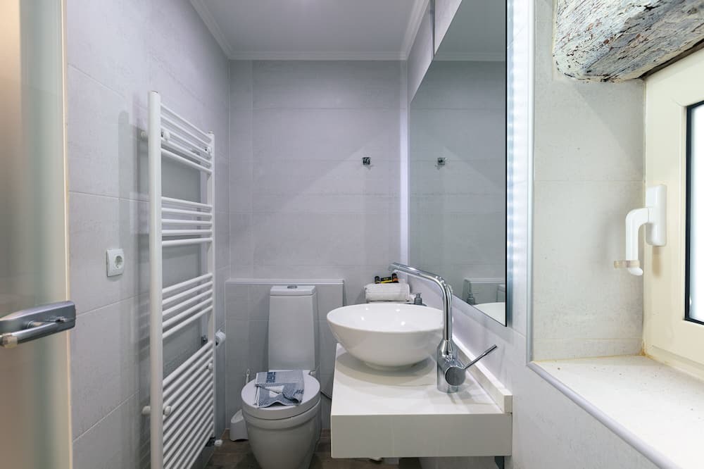Photo of Bathroom in Mirthios