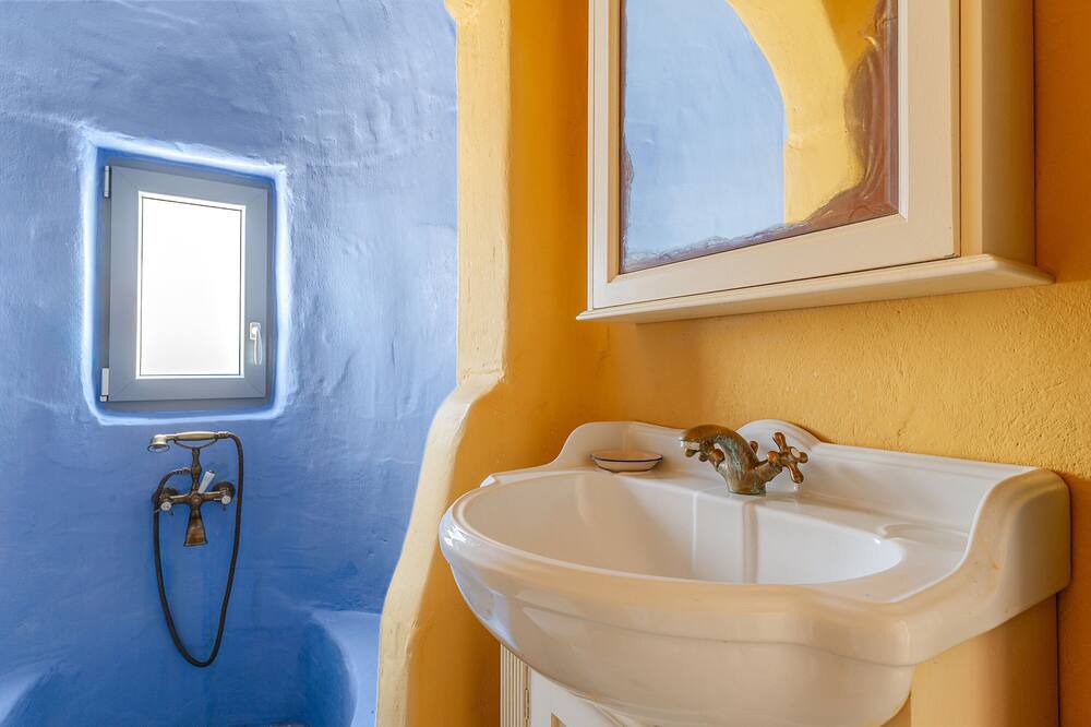 Photo of Bathroom in Glisidia