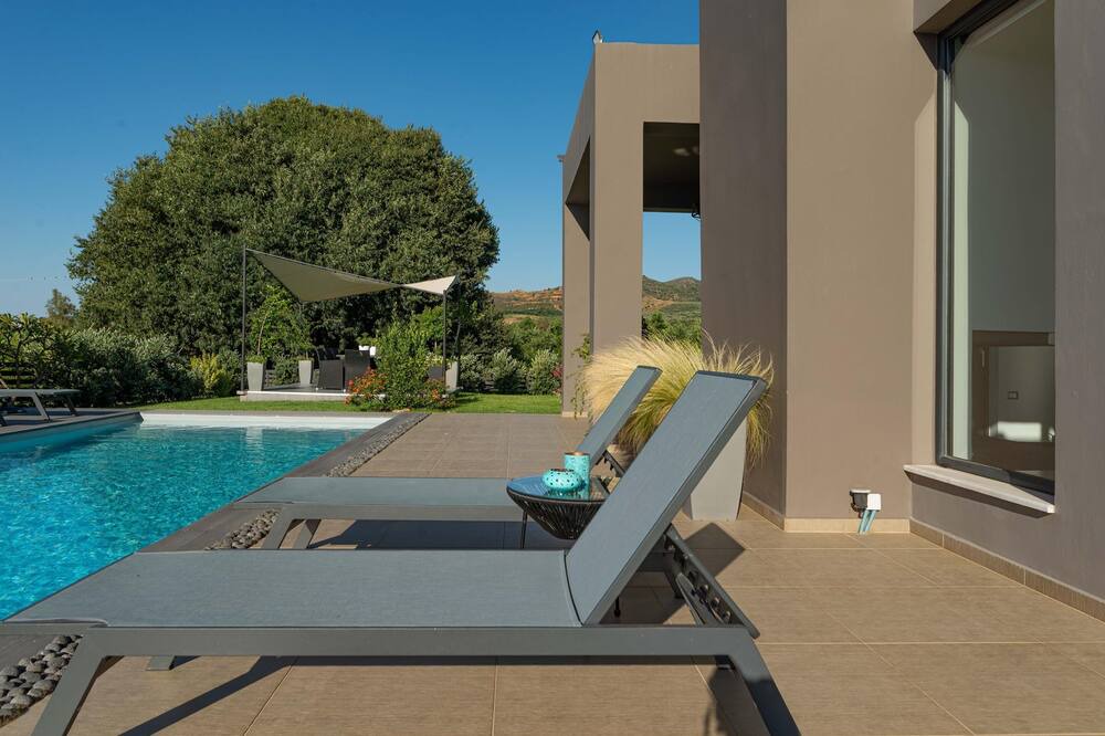 Photo of Outdoor in Alikianos