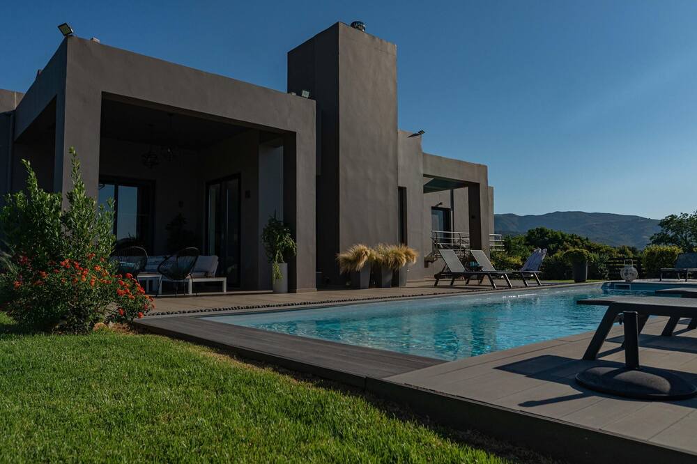 Photo of Outdoor in Alikianos