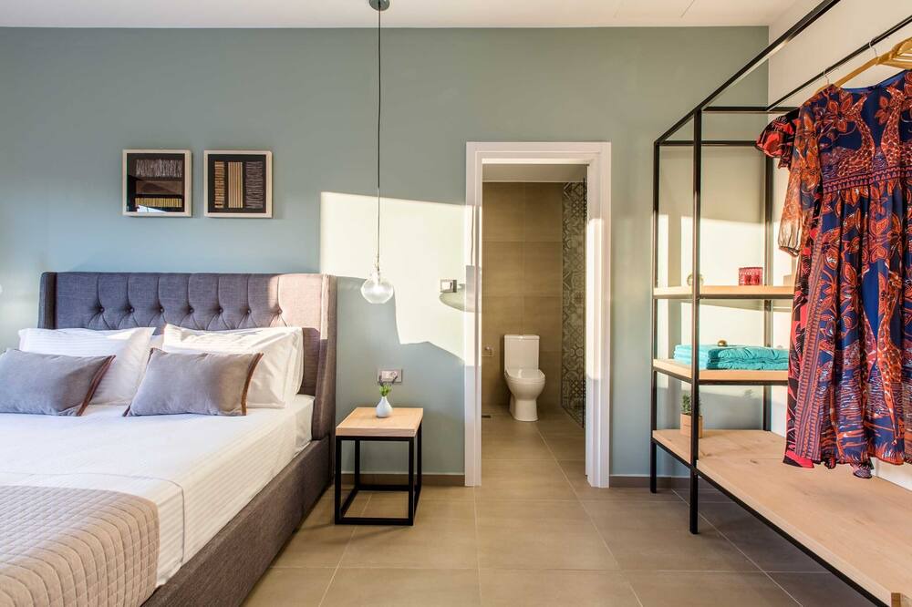 Photo of Bedroom in Alikianos