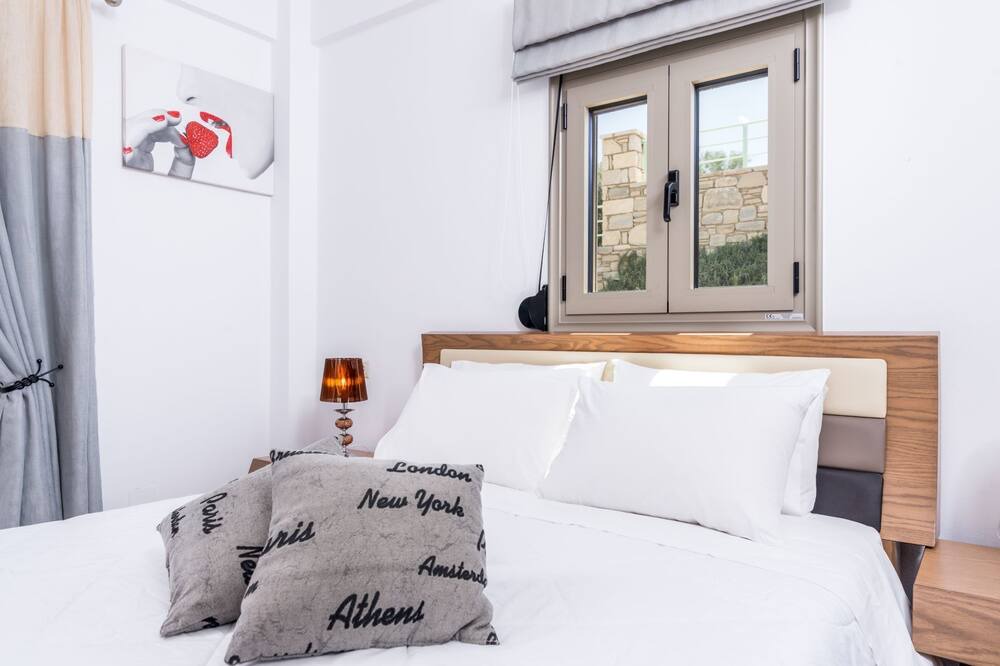 Photo of Bedroom in Pitsidia
