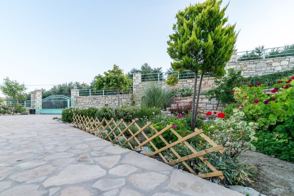 Photo of Outdoor in Pitsidia