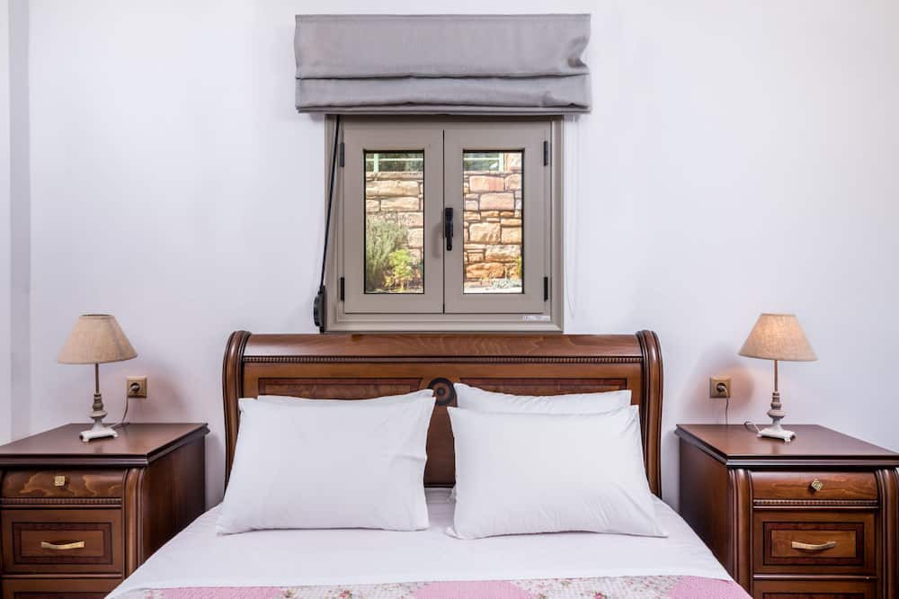 Photo of Bedroom in Pitsidia