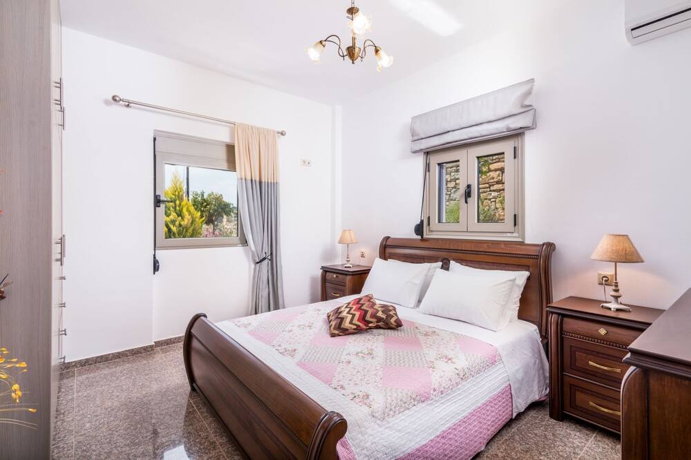 Photo of Bedroom in Pitsidia