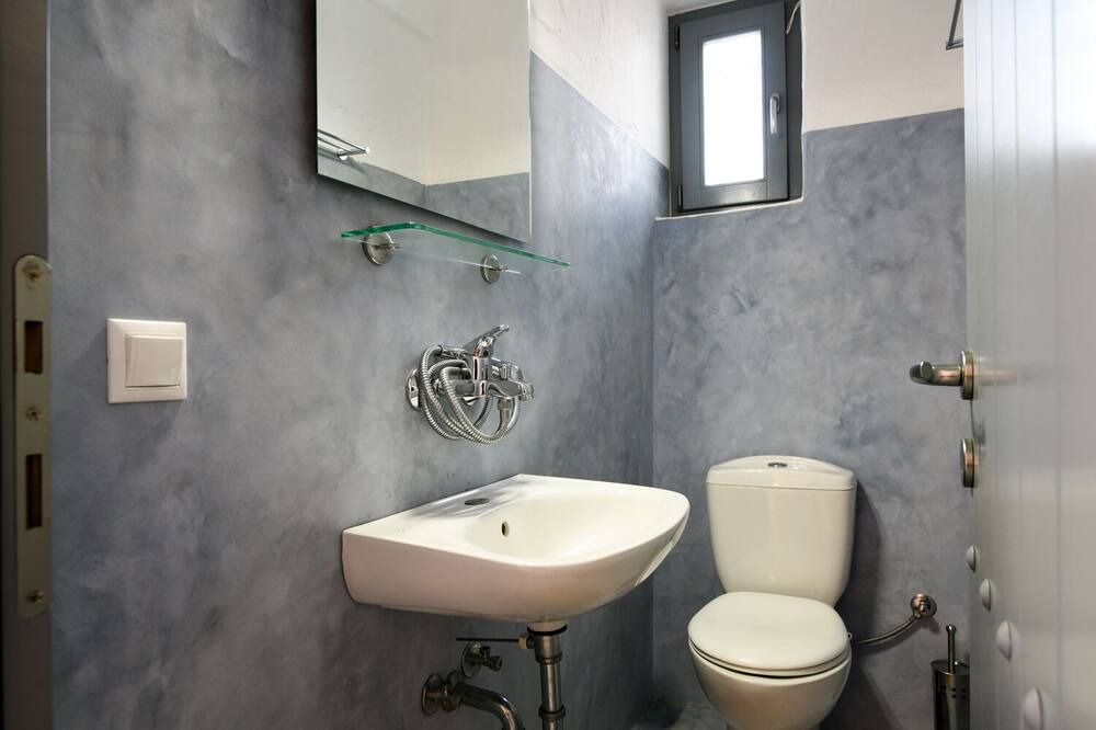 Photo of Bathroom in Marpissa