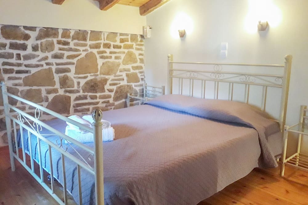 Photo of Bedroom in Myrina