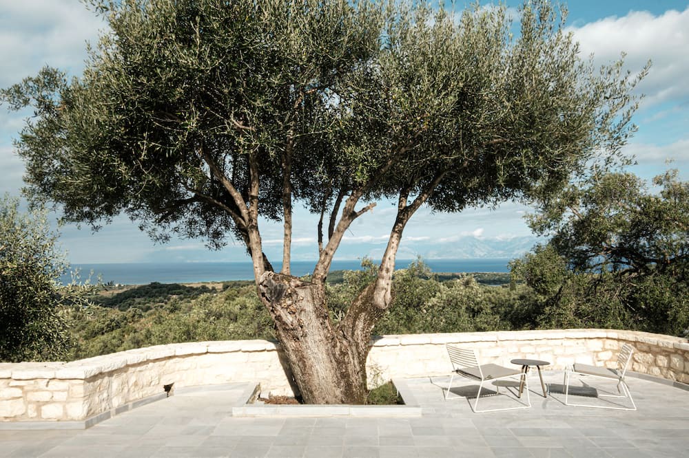 Photo of Outdoor in Peroulion