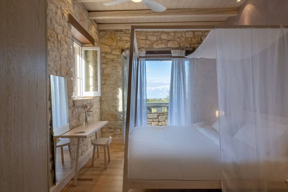 Photo of Bedroom in Peroulion