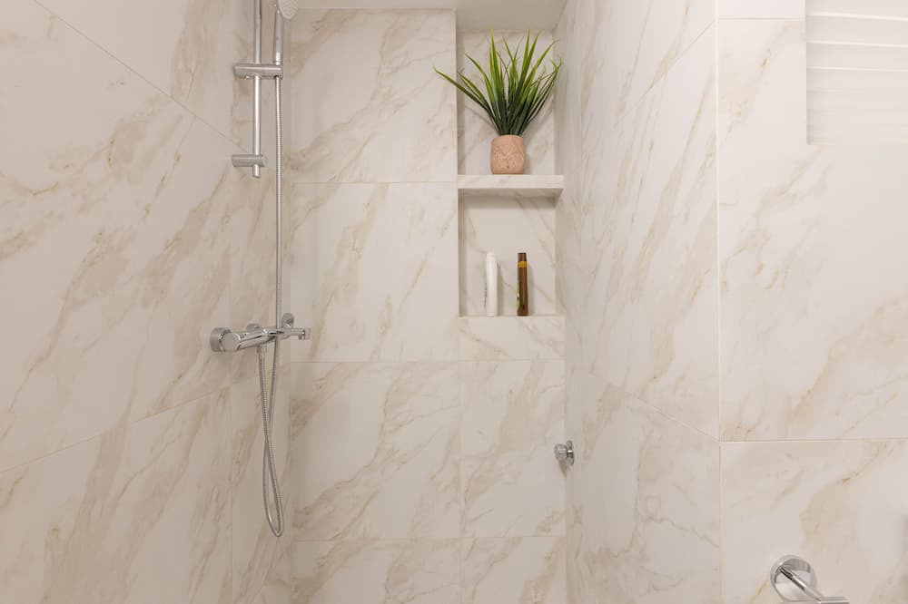 Photo of Bathroom in Galatsi