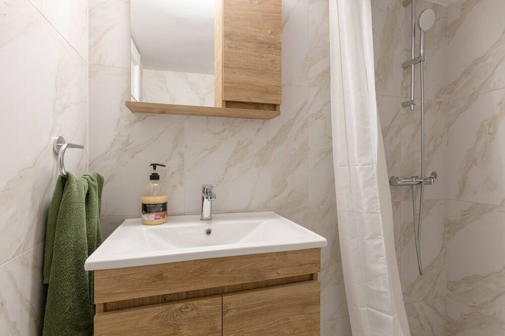 Photo of Bathroom in Galatsi