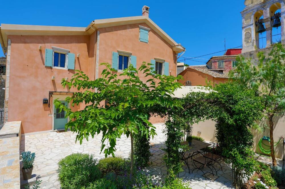 Photo of Outdoor in Achilleio