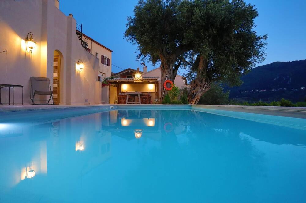 Photo of Outdoor in Achilleio