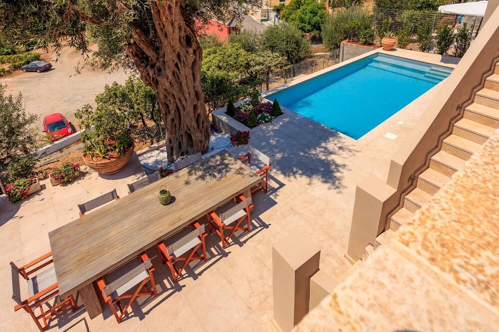 Photo of Outdoor in Achilleio