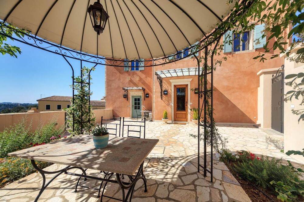 Photo of Outdoor in Achilleio