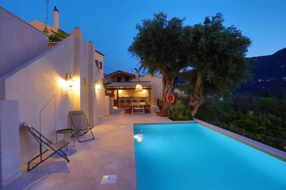 Photo of Outdoor in Achilleio