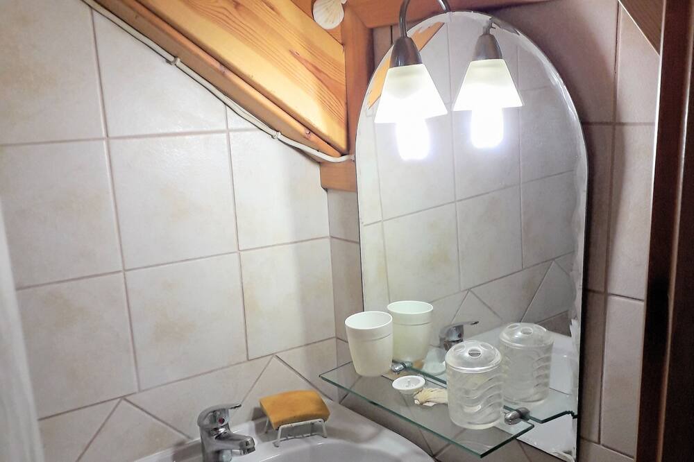 Photo of Bathroom in Melikia