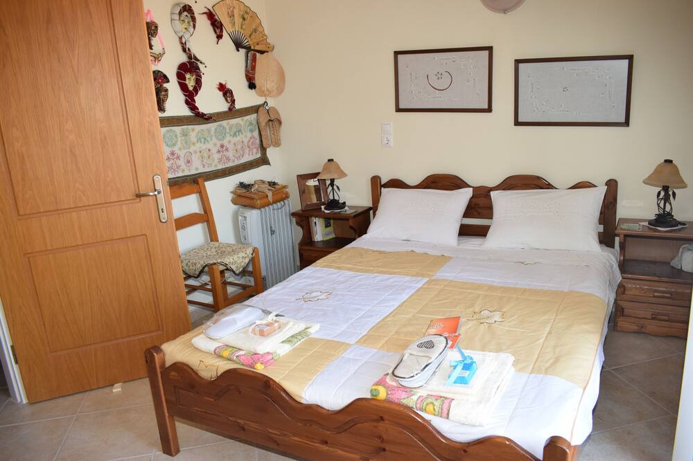 Photo of Bedroom in Melikia