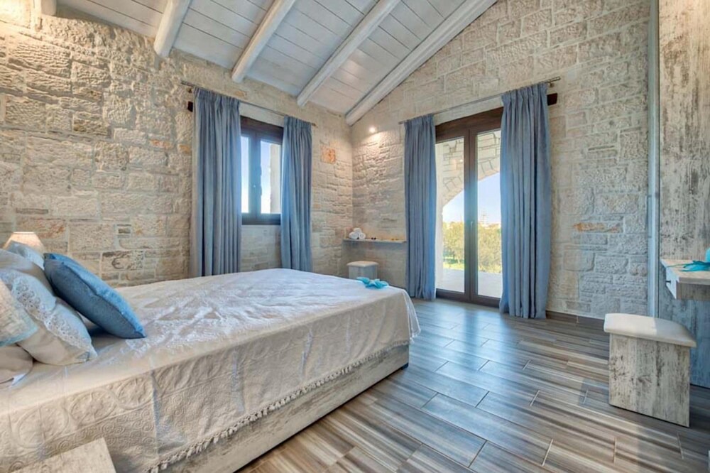 Photo of Bedroom in Alykes