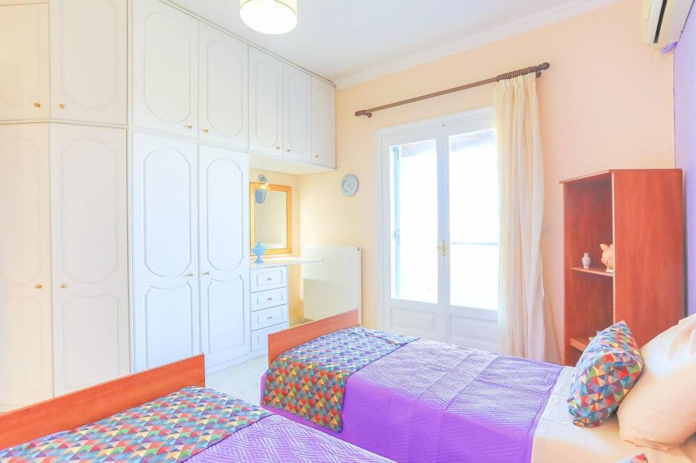 Photo of Bedroom in Petaleia