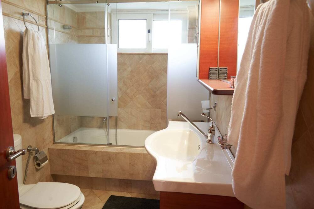 Photo of Bathroom in Kefalari
