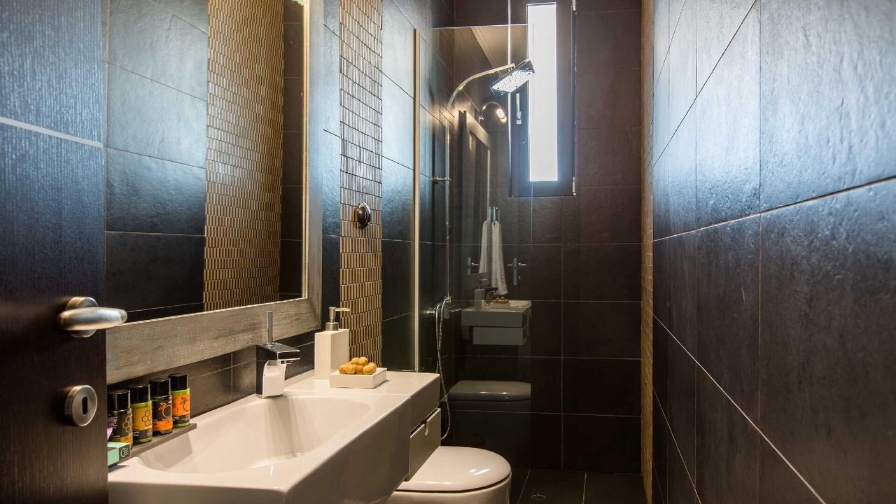 Photo of Bathroom in Alikianos