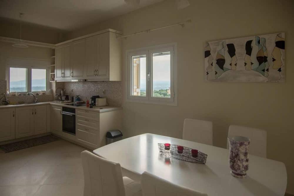 Photo of Kitchen in Katsaraiika