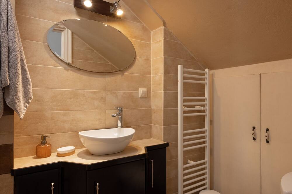 Photo of Bathroom in Peroulion