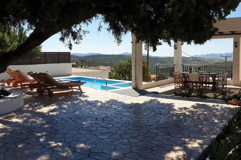 Photo of Outdoor in Monolithos