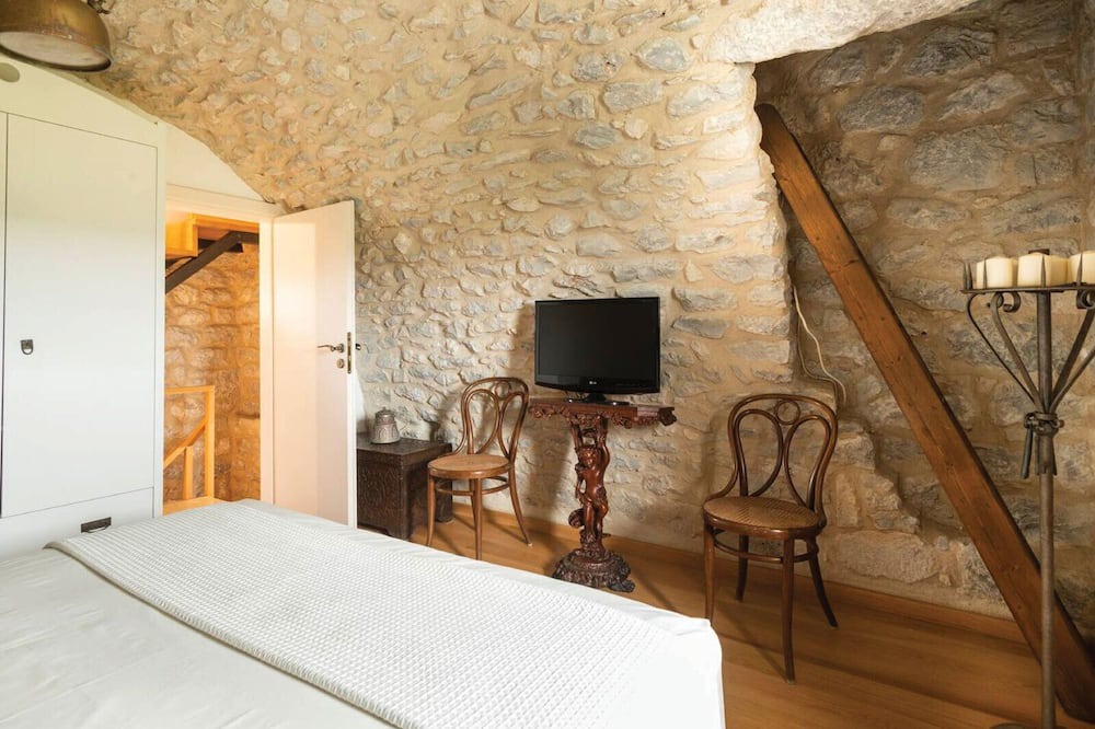 Photo of Bedroom in Pagkia