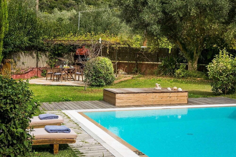 Photo of Outdoor in Mikros Gialos