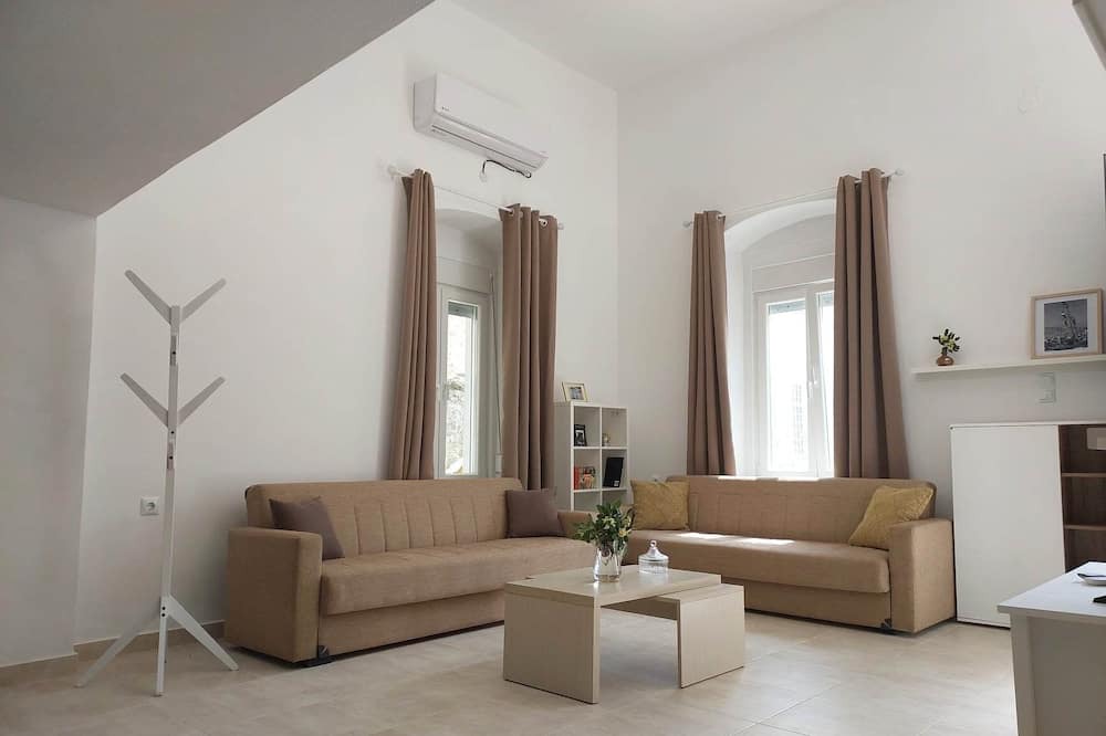 Photo of Livingroom in Pothia