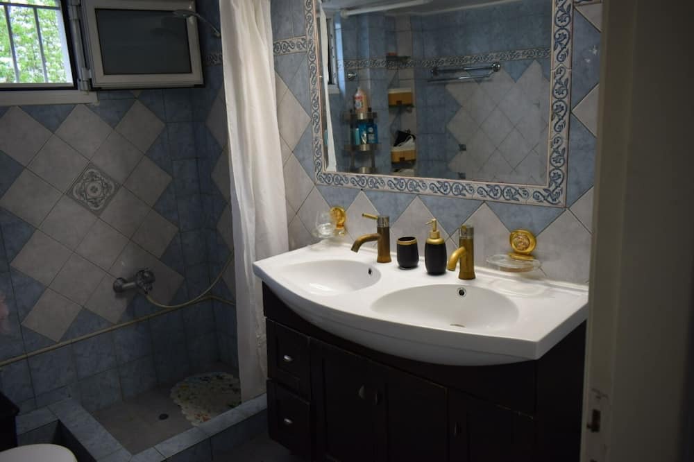 Photo of Bathroom in Markopoulo Mesogaias