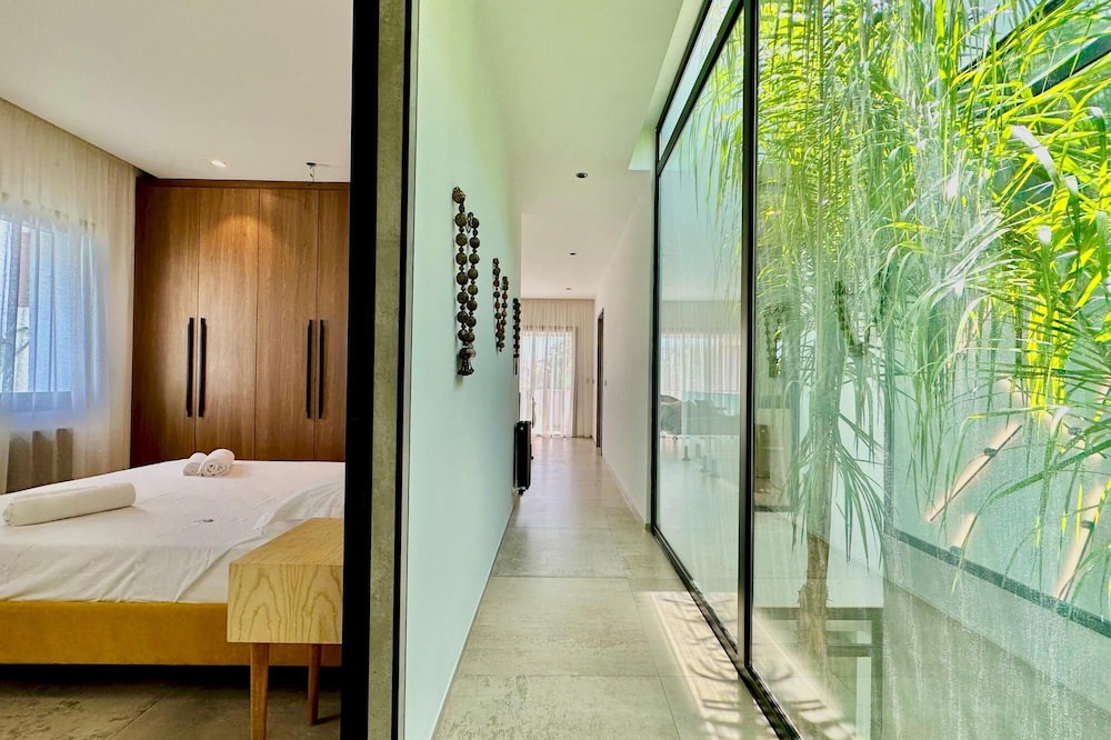 Photo of Bedroom in Chotrana