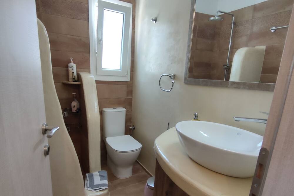 Photo of Bathroom in Azolimnos
