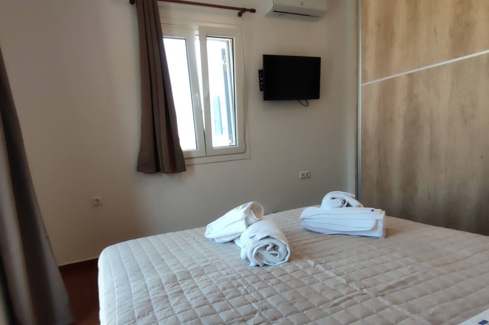 Photo of Bedroom in Azolimnos
