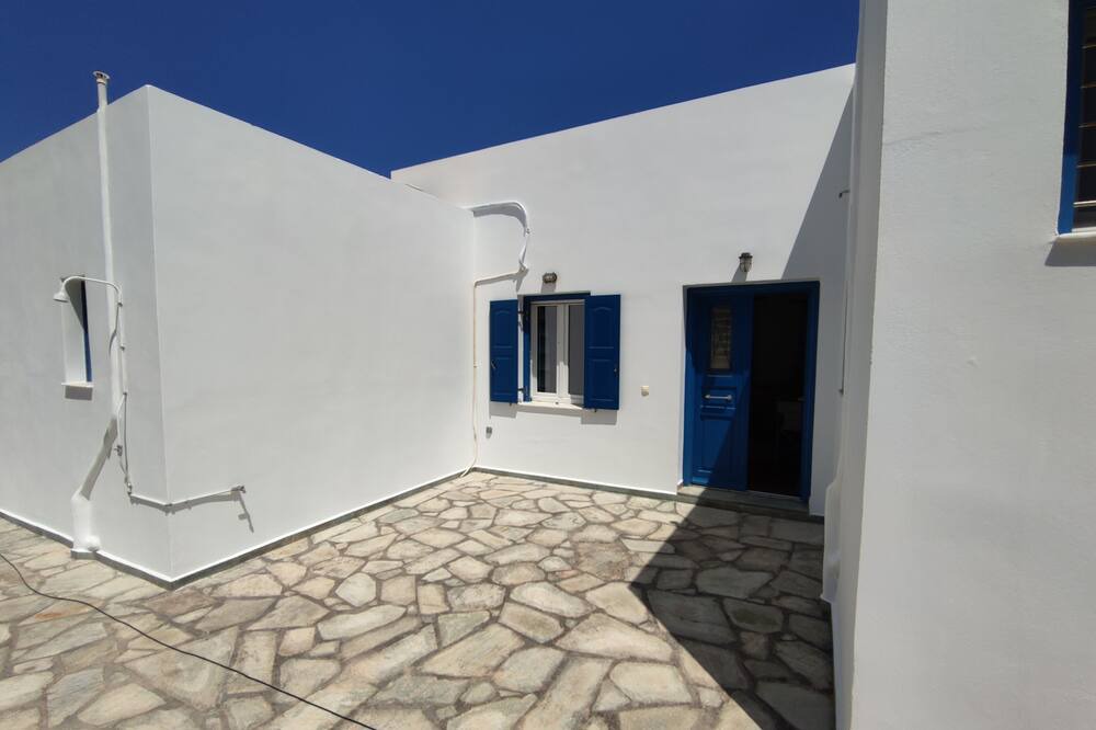 Photo of Outdoor in Azolimnos