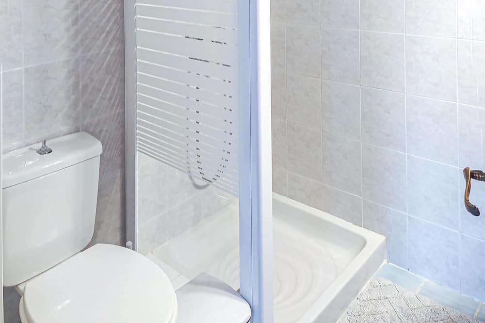 Photo of Bathroom in Longos